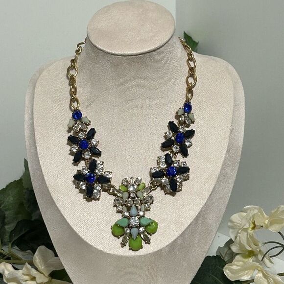 J. Crew Stunning Cluster Statement Necklace Multi Crystals & Gold Chain Signed - Picture 1 of 13